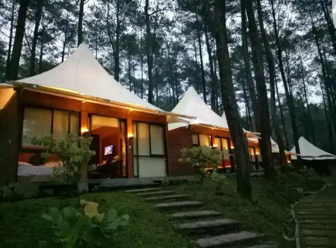 Wisata Glamping Lembang Cikole: Alamat, Tiket, dan Fasilitas Mumpuni