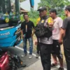 Hilang Kendali, Sepeda Motor Tabrak Bus di Bantargadung