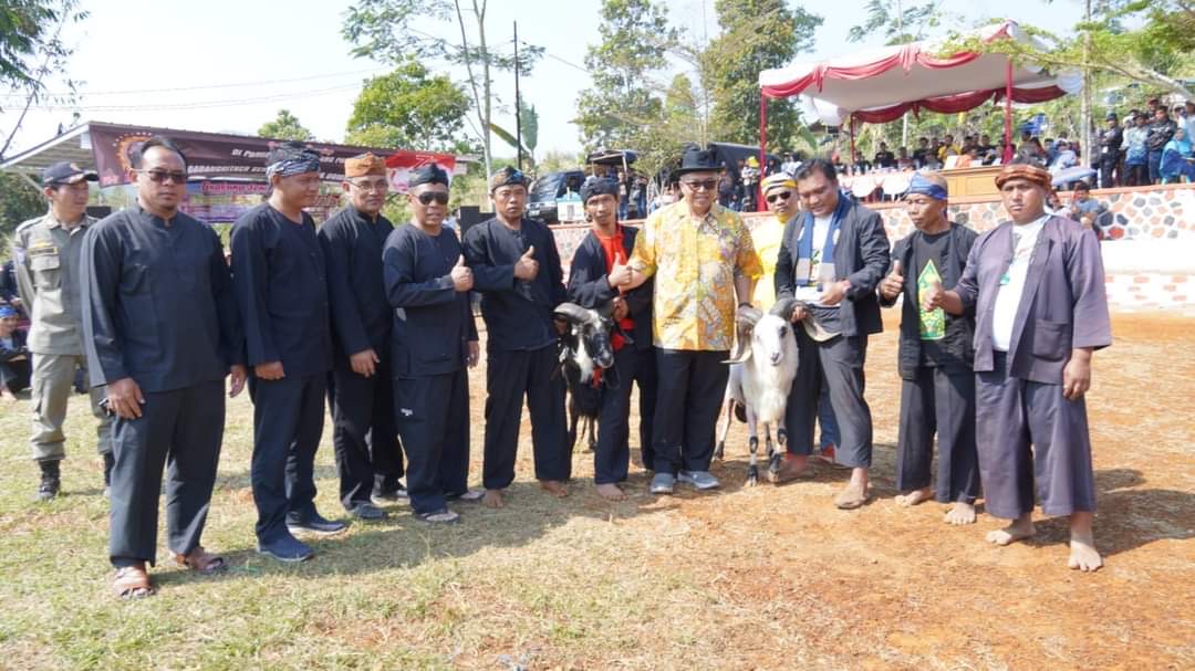 Meriahkan HUT RI dan HJKS, Pamidangan Karangpara Gelar Seni Ketangkasan Domba