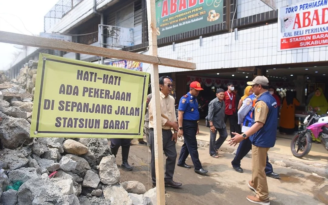 Wali Kota Pantau Normalisasi Jalan Stasiun Barat