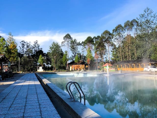 Carita Alam Hot Spring dan Resort