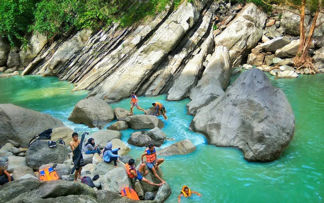 3 Wisata Alam Murah di Bandung, Ada Sendang Geulis Kahuripan