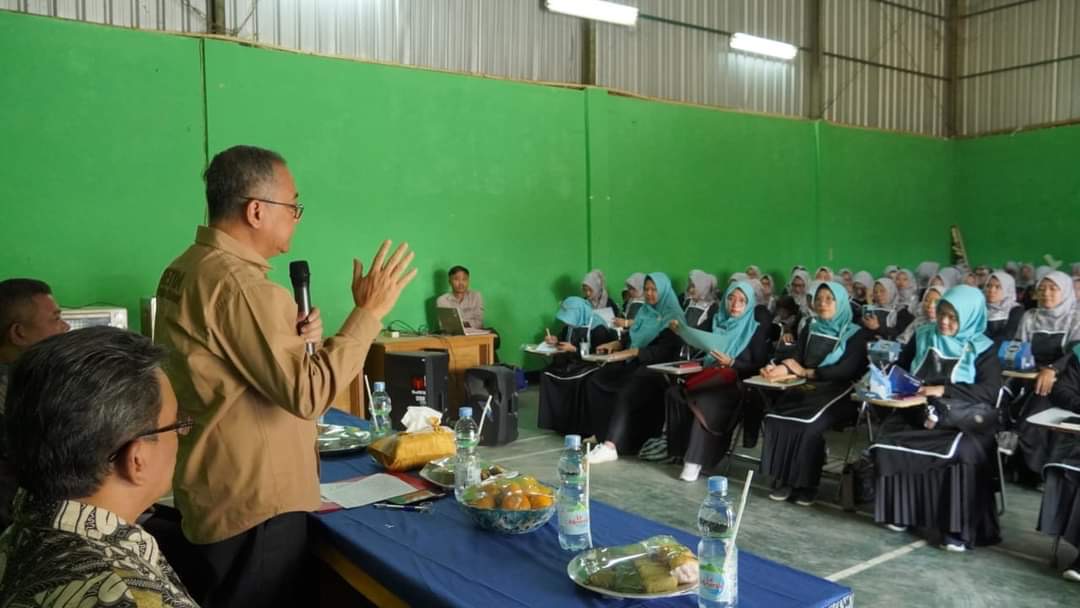 Ratusan Warga Ikut Pelatihan Perahu Kertas