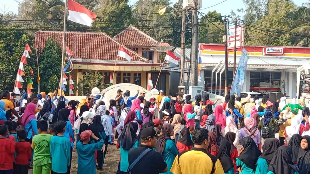 Bangkitkan Kebersamaan, Ciemas Gelar Senam Bersama dan Jalan Sehat