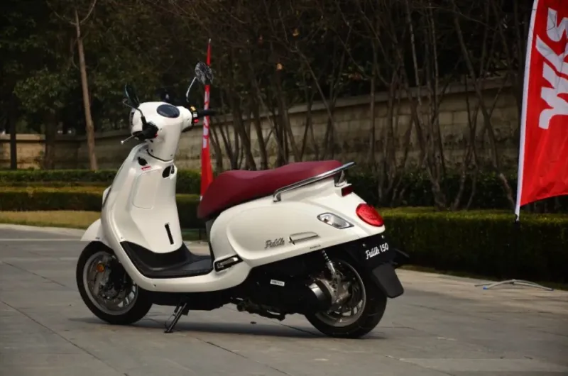 Honda Scoopy Stylo 160 Skutik Terbaru dengan Mesin Efisien dan Performa Unggul Honda Scoopy Stylo 160
