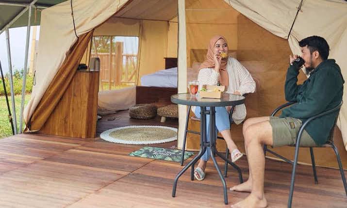 Glamping Wildwood Puncak Suguhkan Fasilitas Bathtub di Alam Terbuka