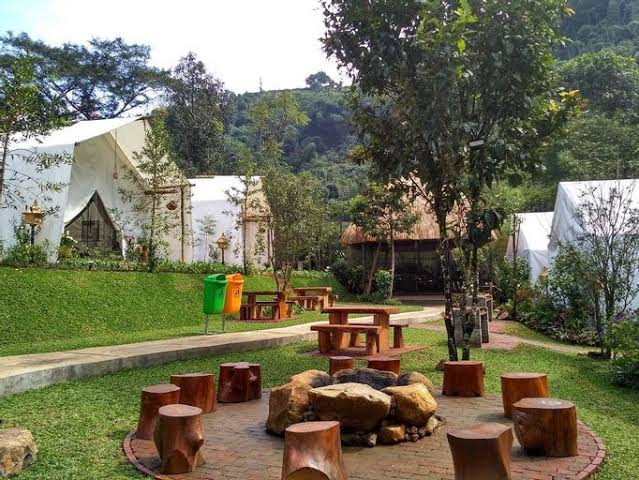 Pesona Keindahan Malam Hari di Maribaya Glamping Tent Lembang