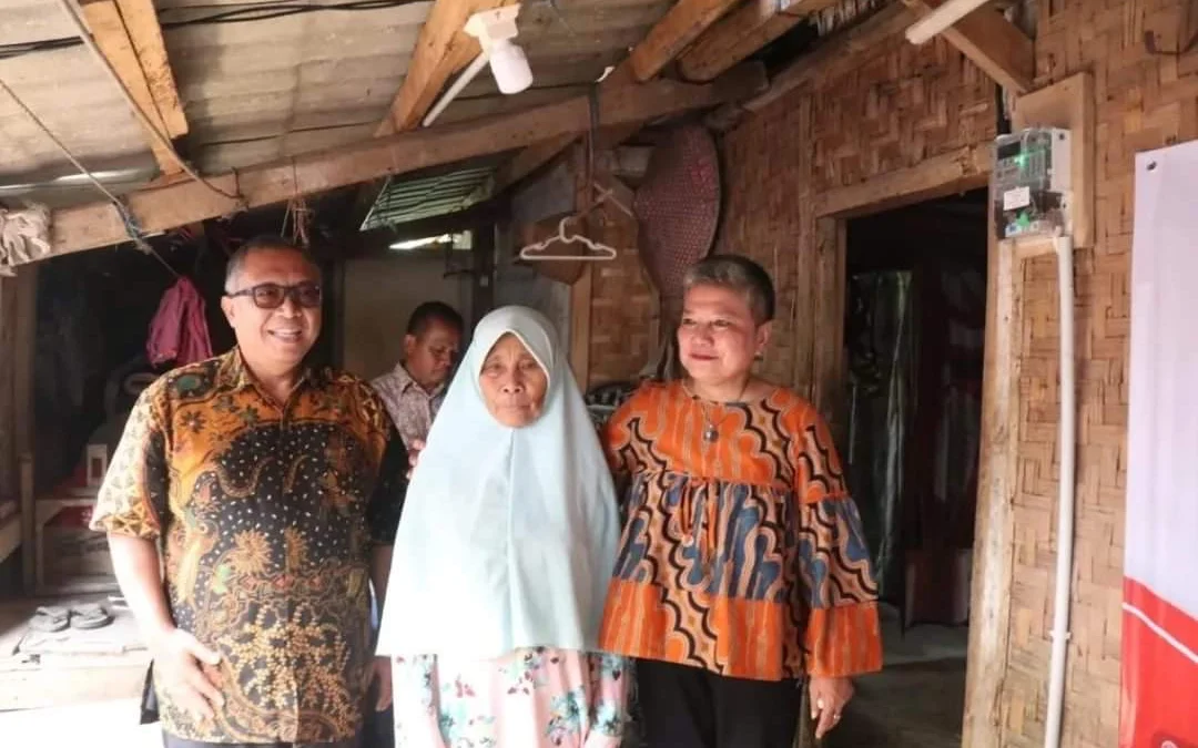 Ratusan Rumah di Sukamanis Kadudampit Teraliri Listrik Program BPBL