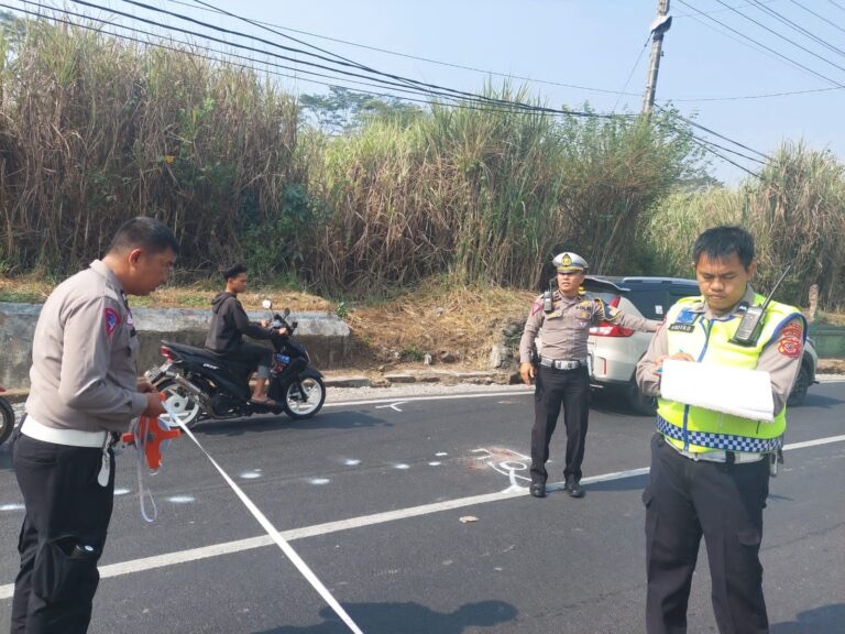 Terlibat Tabrakan, Penumpang Sepeda Motor Tewas