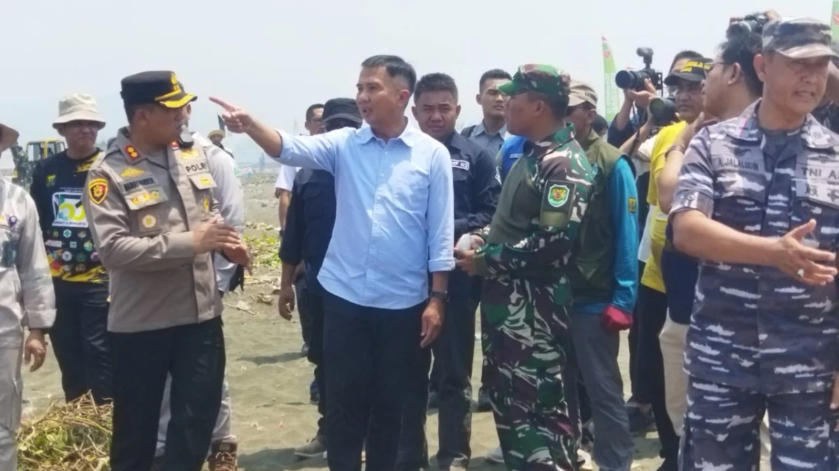 Pj Gubernur Turun ke Pantai Cibutun