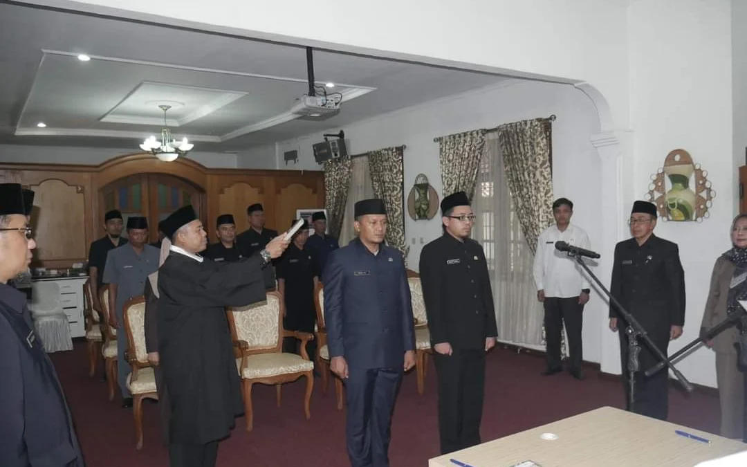 Belasan Pejabat Administrator dan Pengawas Disdukcapil Dilantik