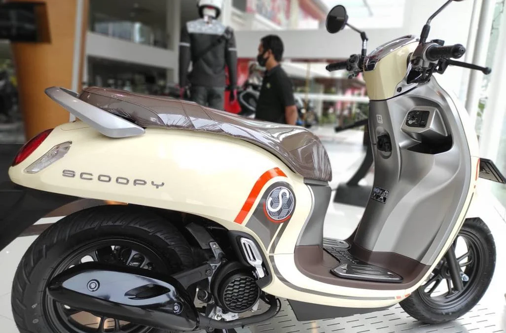 Honda Scoopy 2024 Menjadi Trending, Bergaya Skuter Vespa Retro Luar Negeri Honda Scoopy 2024