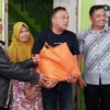 Kelurahan Subangjaya Dampingi Dinsos Kota Sukabumi Kucurkan Bantuan Sembako.