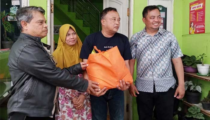 Kelurahan Subangjaya Dampingi Dinsos Kota Sukabumi Kucurkan Bantuan Sembako.