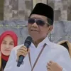 Kemeja putih Mahfud MD