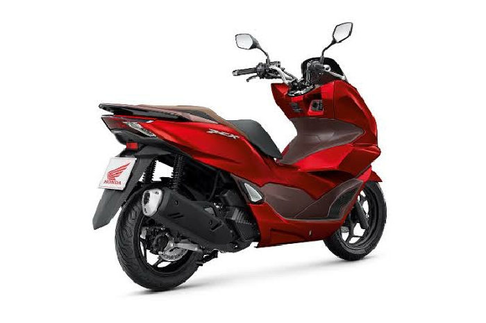 Tampil Nyentrik! Honda PCX 2023 Suguhkan Desain Futuristik