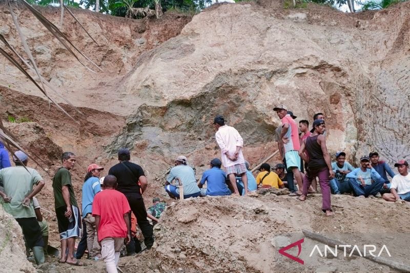 Sempat Tertimbun Dua Jam, Penambang Pasir Selamat