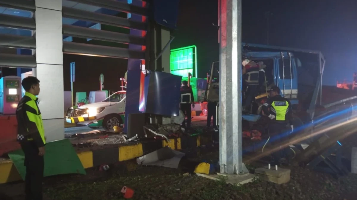 Kecelakaan Tunggal di Gerbang Tol Bocimi, Dua Orang Meninggal Dunia