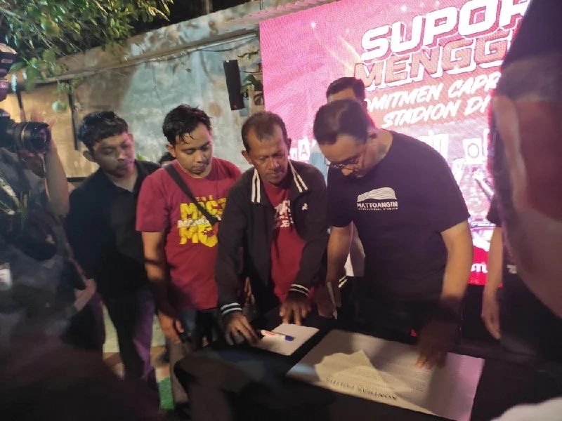 Anies Tandatangan Kontrak dengan Suporter PSM Terkait Pembangunan Stadion Mattoanging