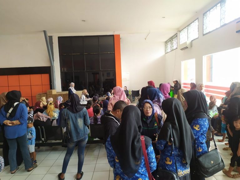 Keluarga Risiko Stunting Terima Bantuan Pangan