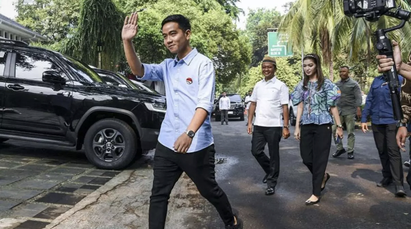 Fadli Zon Sebut Gibran Cawapres Karena Garis Tangan