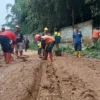 Urukan Tanah Tutup Akses Jalan, Diketahui Milik Anggota DPRD Kota Sukabumi