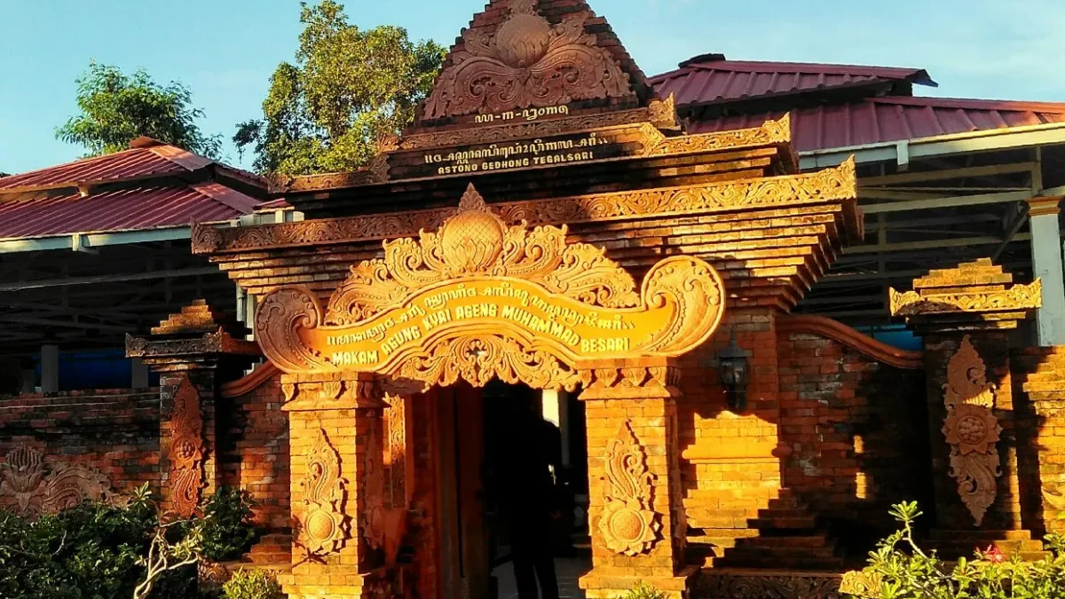 Makam Kiai Hasan Besari