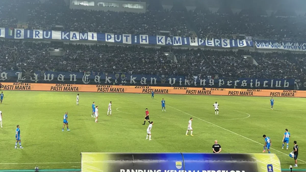 Situasi pertandingan Persib Bandung kontra Persik Kediri dalam lanjutan Liga 1 2023/2024 di Stadion Gelora Bandung Lautan Api (GBLA), Bandung, Minggu (10/12/2023). (ANTARA/Rubby Jovan)