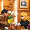 Khofifah Beri Kode Dukung Prabowo-Gibran