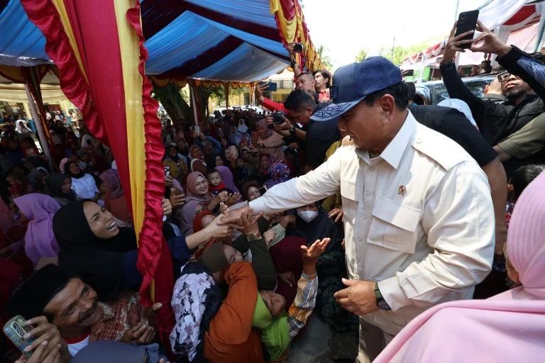 Di Tanah Kelahiran Anies, Prabowo Dielu-elukan