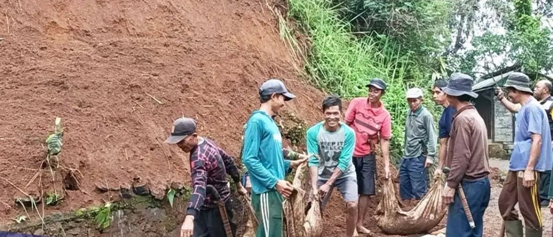 Puluhan Jiwa Terdampak Bencana, Tanah Longsor Terjadi Lima Kampung