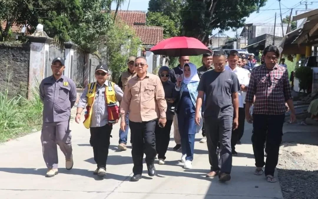 Iyos Monev Pembangunan Jalan di Sukalarang dan Cireunghas