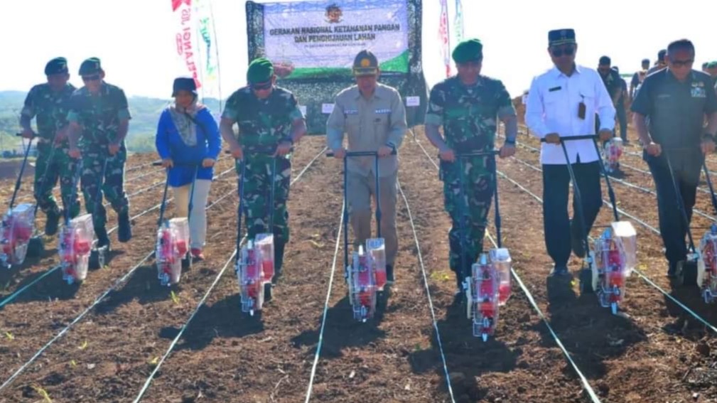 Wakasad TNI-AD Tinjau Lahan Program Gerakan Hanpangan di Ciemas