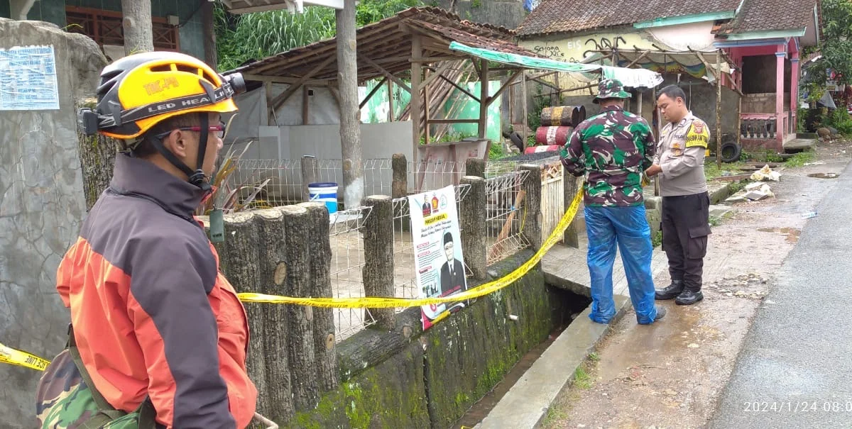 Khawatir Longsor Susulan, Masyarakat Cibatu Hilir Ngungsi