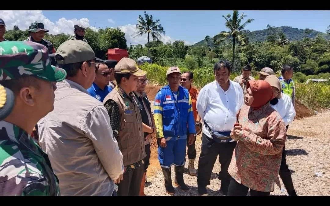 Pemkab Terjunkan Tim Trauma Healing Para Korban Longsor Cibadak