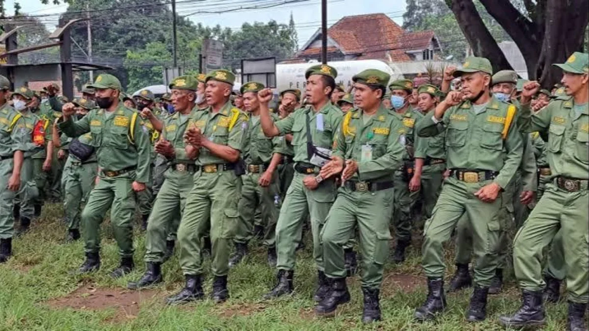 Satgas Linmas di Nagam Raya Ngamuk