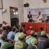 Linmas Curhat Kesejahteraan saat Reses Usep Wawan di Warungkiara