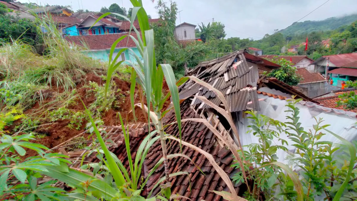 Ratusan Rumah Rusak Terdampak Bencana