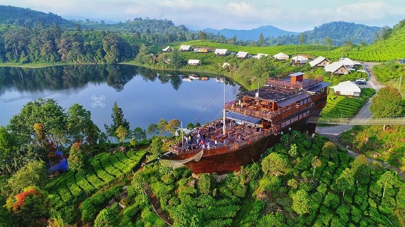 Situ Patenggang Menjadi Pusat Objek Wisata Alam Terbaik di Ciwidey Situ Patenggang