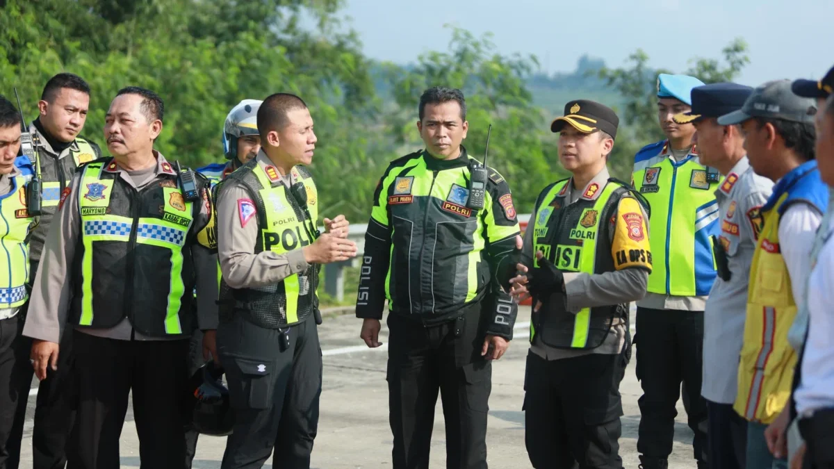 Kapolres Sukabumi, AKBP Tony Prasetyo saat melalukan kordinasi dengan sejumlah jajarannya