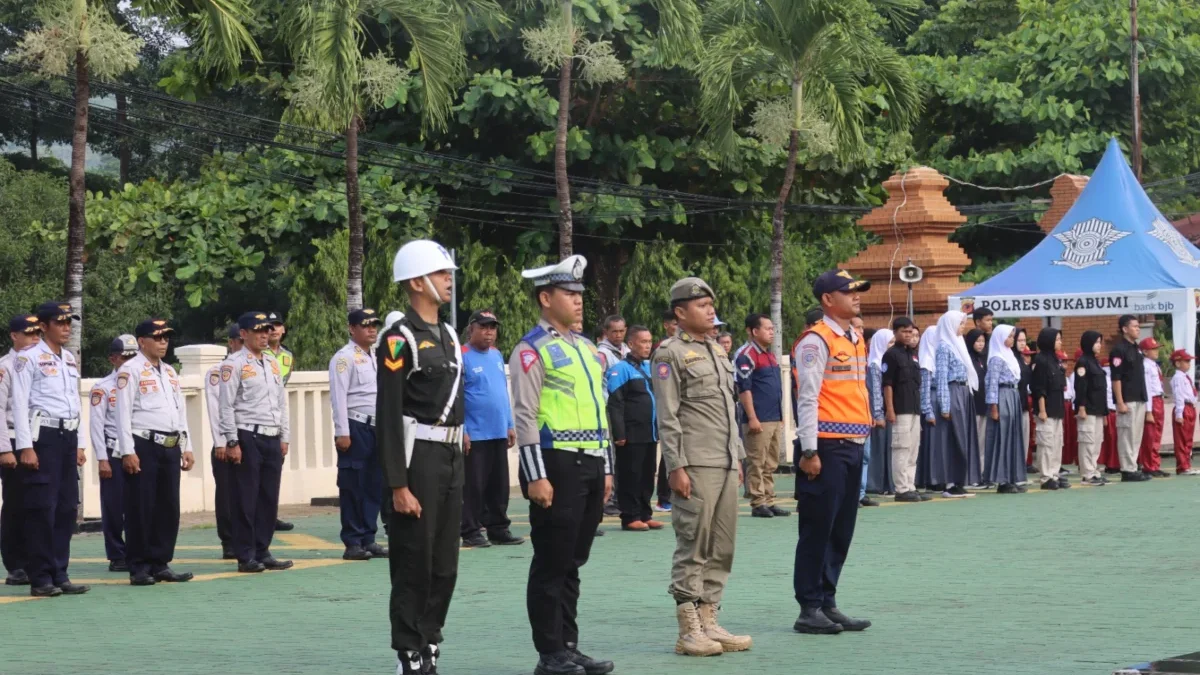 Polres Sukabumi menggelar apel pasukan di Balaman Mako Polres Sukabumi, Minggu, (3/3