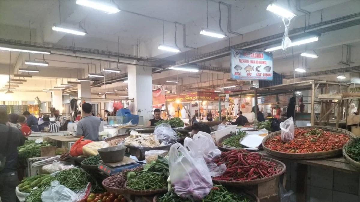 Harga sejumlah komoditas kebutuhan masyarakat di Pasar Pelita