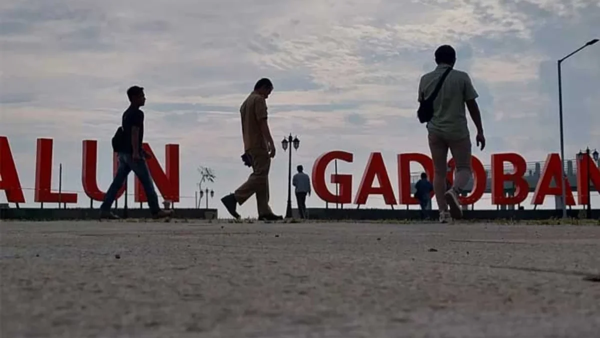 Bangunan Alun-alun Gadobangkong di Kecamatan Palabuhanratu