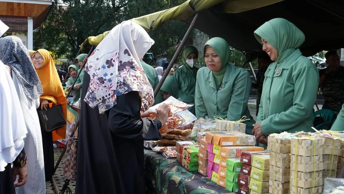 Kodim 0622 Kabupaten Sukabumi saat menggelar Bazar Ramadan