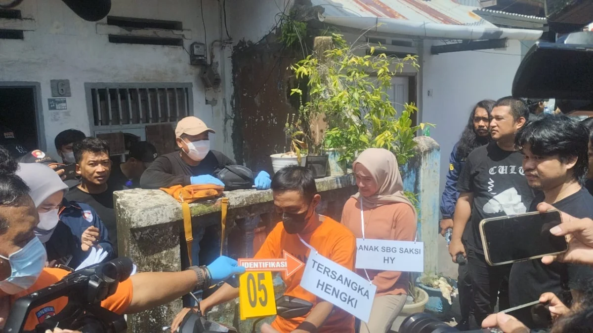 Petugas gabungan dari Polrestabes Makassar dan Polda Sulsel saat gelar rekontruksi