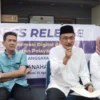 Kepala Kantah ATR/BPN Kota Sukabumi, Surahman (tengah), membeberkan berbagai pemanfaatan teknologi