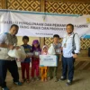 Jelang Hari Anak Nasional, PLN UP3 Sukabumi Lakukan Sosialisasi Kelistrikan dan Tebar Berkah Daging