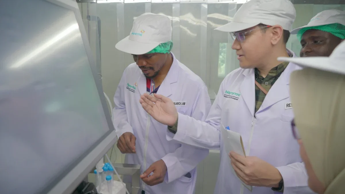 9 Negara Delegasi OIC Comstech Fellowship Program Ikuti Pelatihan di Bio Farma dan UNPAD