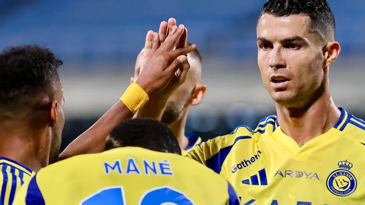 Cristiano Ronaldo dan rekan satu timnya di Al Nassr.