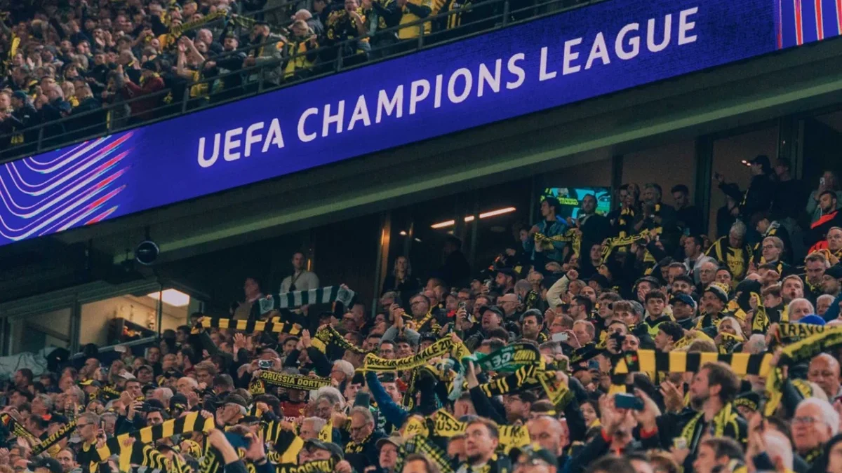 Dukungan suporter Borussia Dortmund di laga Liga Champions.